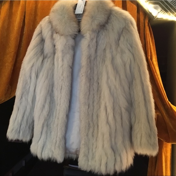 Vintage White fox fur saga coat *like new* - Picture 3 of 8
